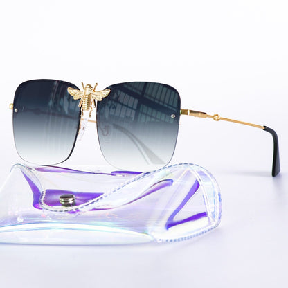 Trendy Square Bee Sunglasses For Women -SunglassesCarts